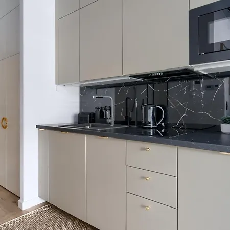 Hevenia, Sun & Snow *